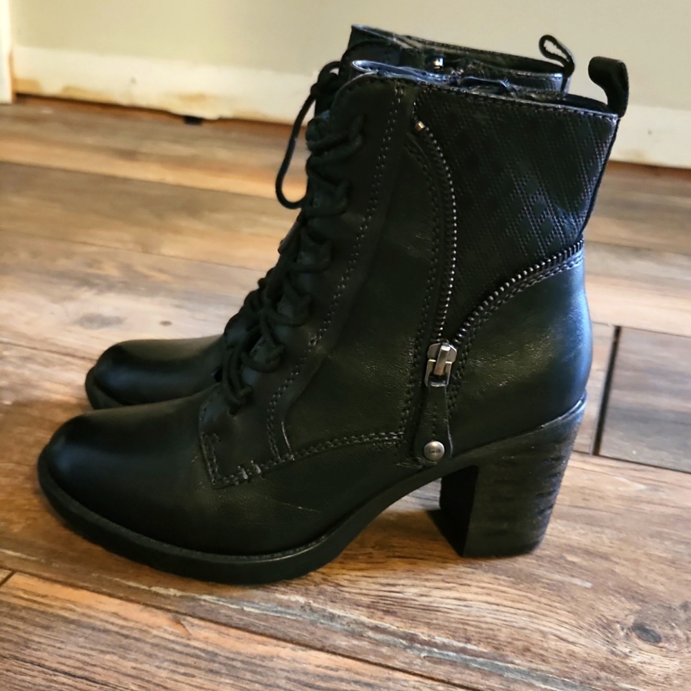 Earth brand Missoula leather booties 5.5